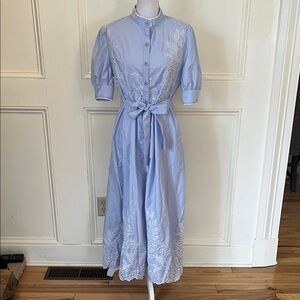 Elegant Light Blue Embroidered Short Sleeve Dress